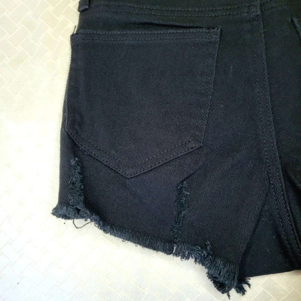 Fashion Nova black ripped distressed cutoff denim jean‎ shorts size 1